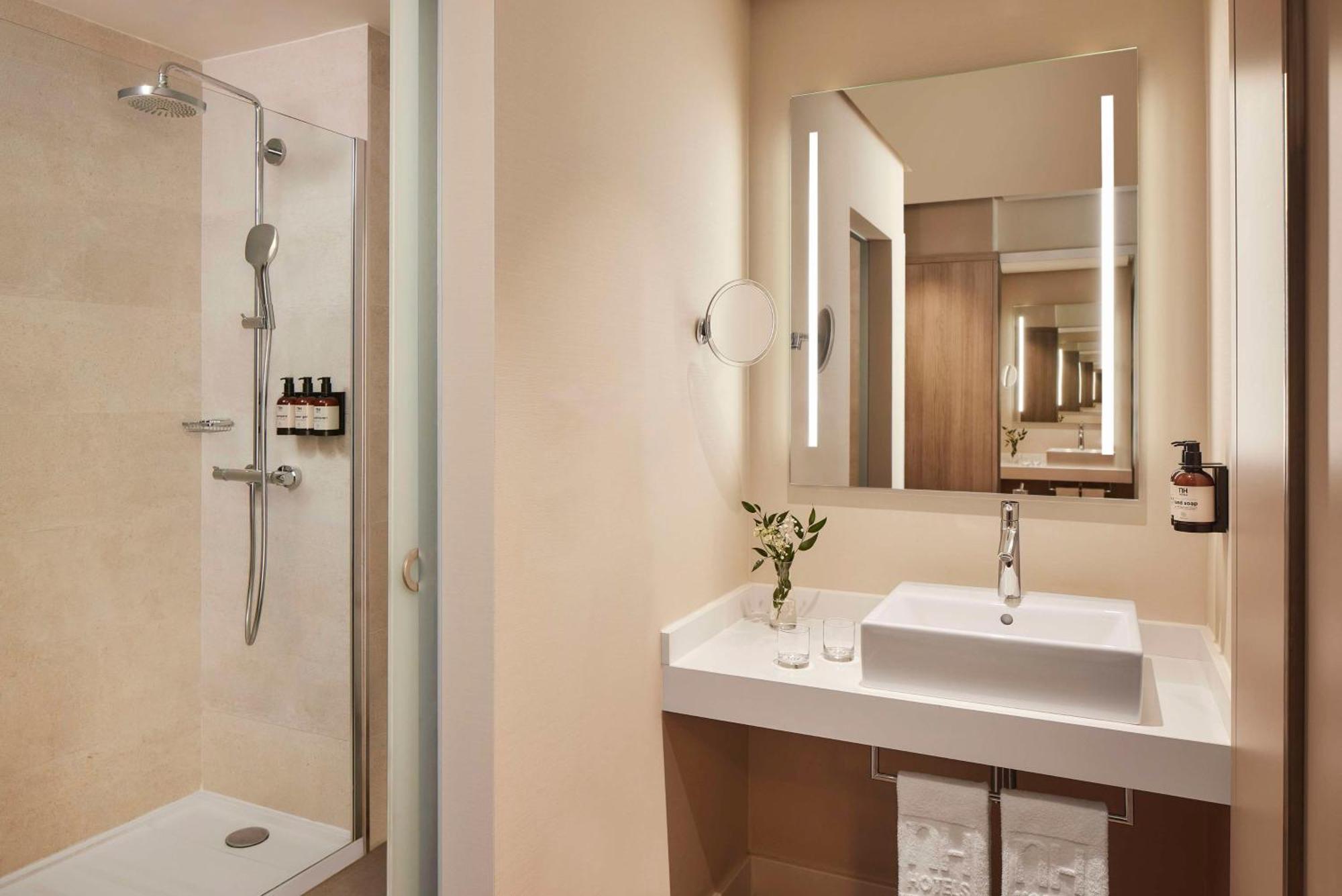 Standard Double or Twin Room,1722886596:JPEG