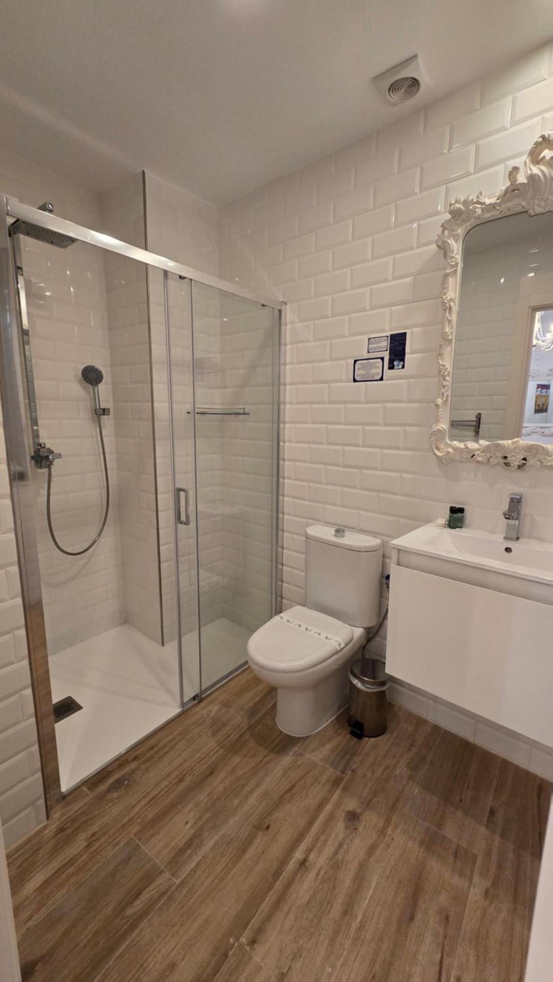 Double Room Interior,1722905929:JPEG