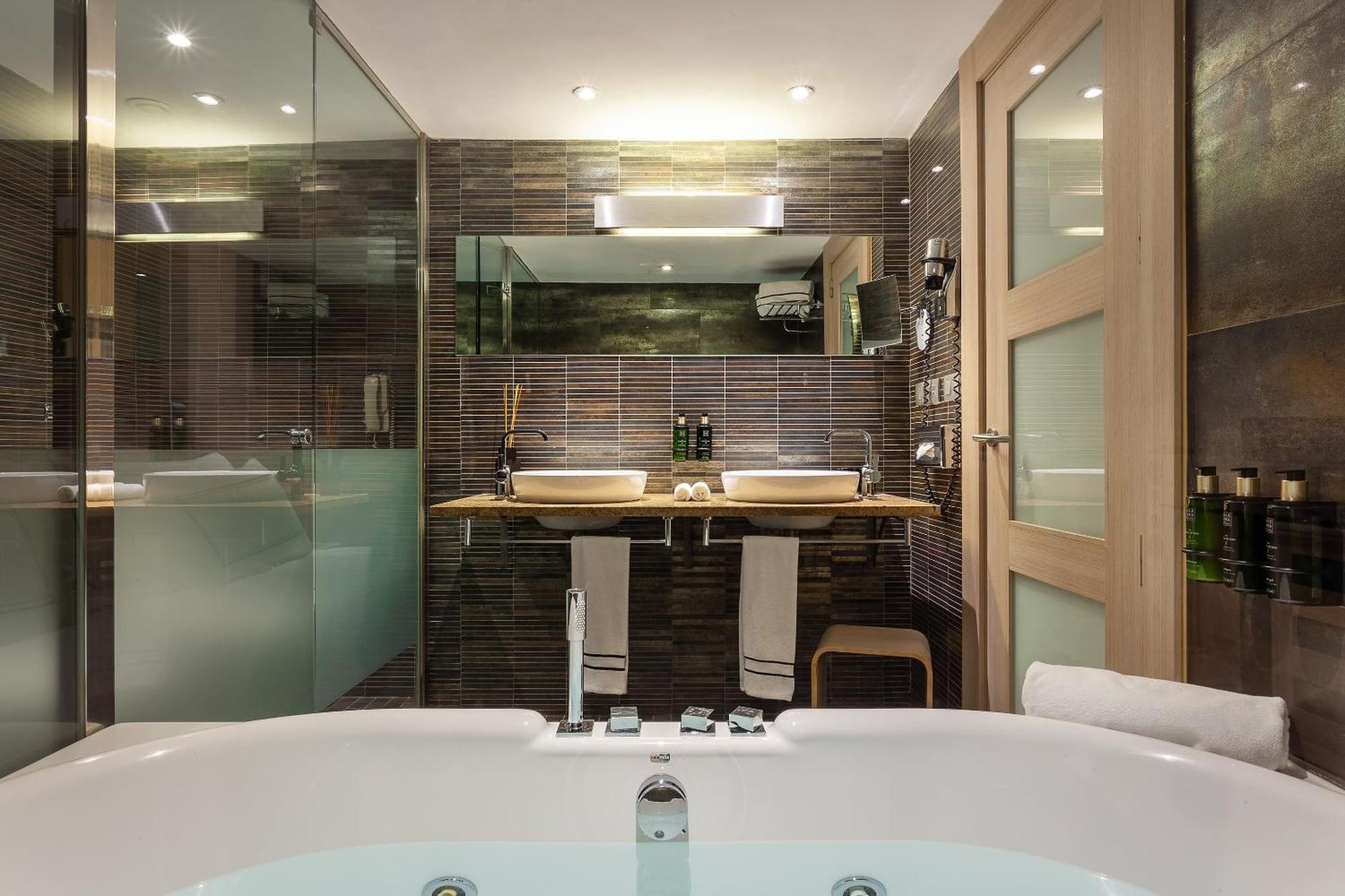 Junior Suite The Level Whirlpool,1771493521:JPEG