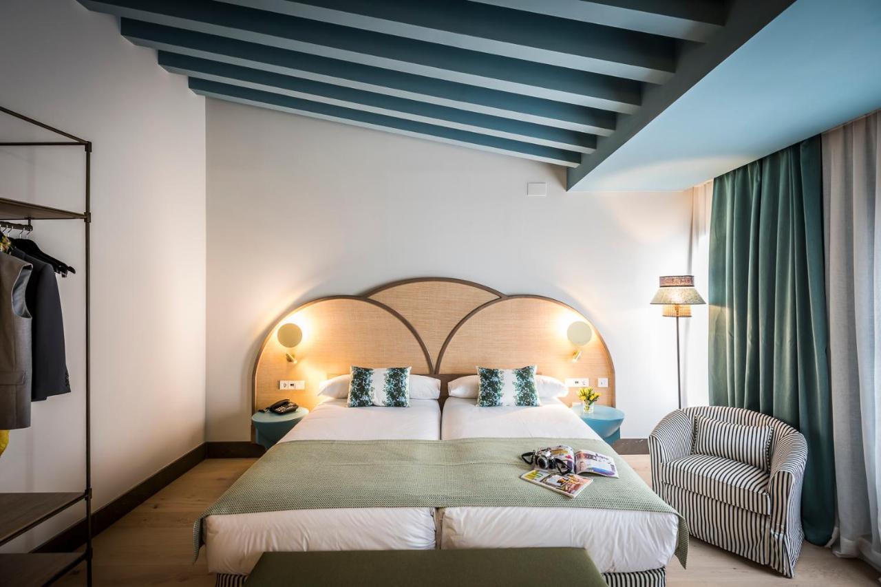 Double or Twin Room,766755856:JPEG